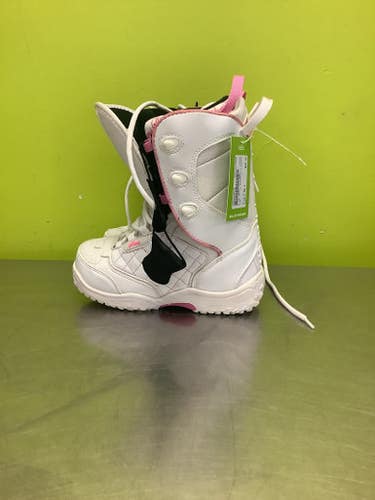 Used Sims Junior 02.5 Girls' Snowboard Boots 11686-s000030529