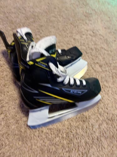 CCM Tacks Hockey Skates Size 1 (New)