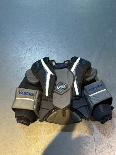 Medium Vaughn V9 pro chest protector senior