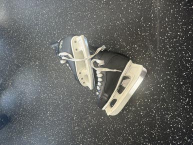Used Ccm Champion 90 Youth Hockey Skate Youth 12.0 11849-s000029360