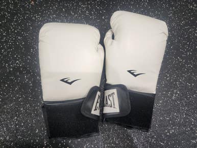 Used Everlast Boxing Gloves White Senior 11849-s000035896