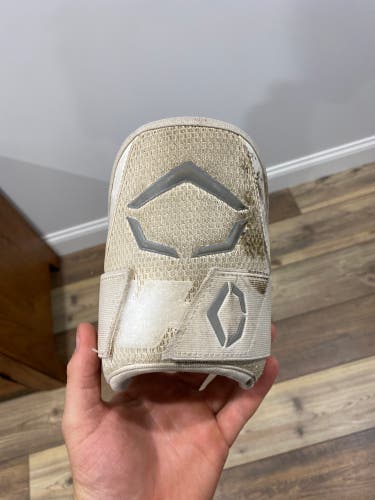 White Senior EvoShield Elbow Guard Elbow Protection (Used)