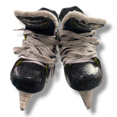 Used Bauer M5 Pro Junior Hockey Skate Junior 03 11375-s000365298