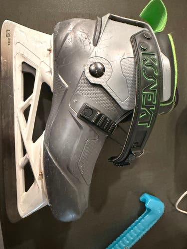 Gray Bauer Konekt Hockey Skates Regular Width Size 3 (Used)