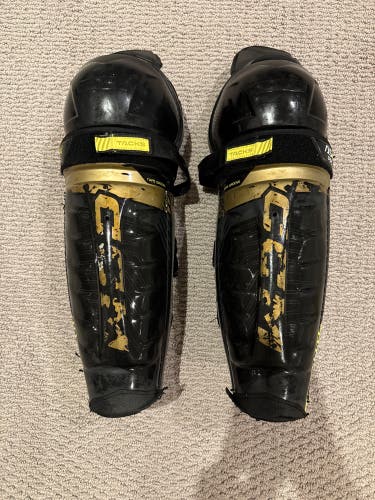 Senior CCM Tacks AS-V Pro 16" Shin Pads Pro Stock (Used)