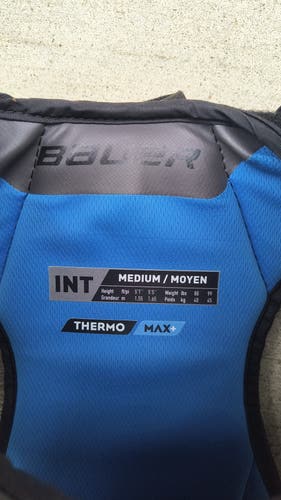 Medium 2023 Bauer Elite Goalie Chest Protector (Used)