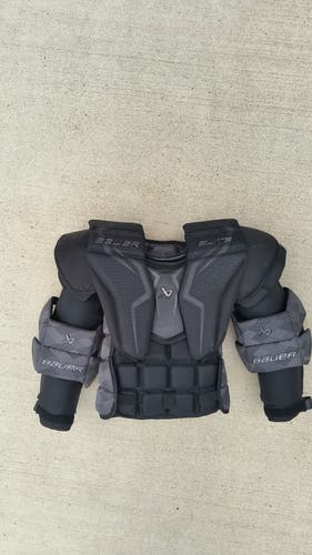 Medium 2023 Bauer Elite Goalie Chest Protector (Used)