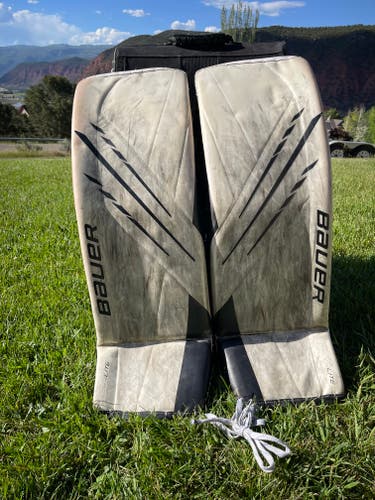 Large Bauer Vapor Hyperlite Goalie Leg Pads (Used)