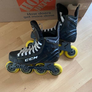 Black CCM Tacks 9350 Hockey Skates Size 5 (Used)