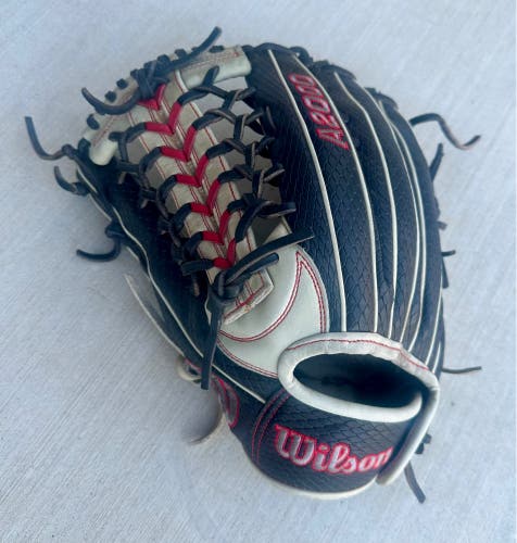 Wilson A2000 PF92 LH Outfield Baseball Glove 12.25" (Used)