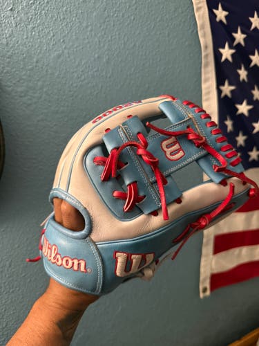Wilson A2000 RH Infield Baseball Glove 11.5" (Used)