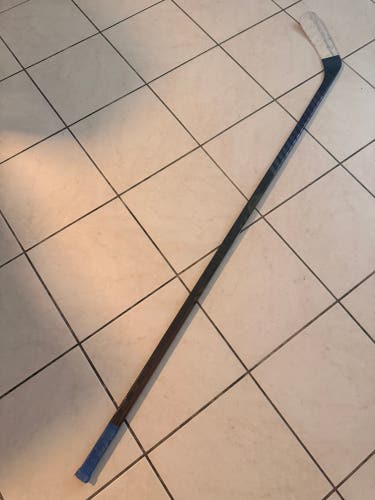 Matthew Schaefer Game Used Rookie Stick 2025-2026