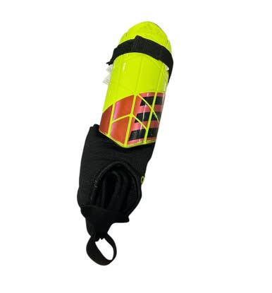 Used Adidas Soccer Shin Guards Junior Green Xs 11834-s000036418