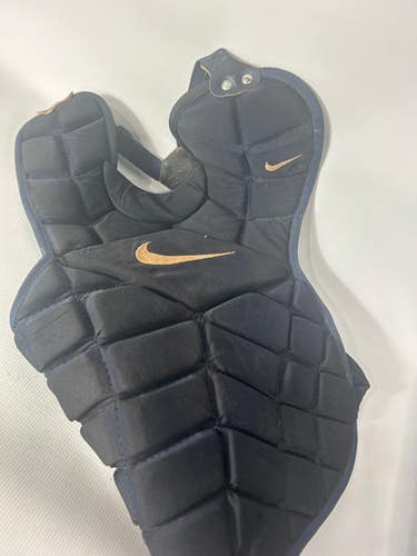 Used Nike Navy Chest Protector Intermed Catcher's Equipment 11834-s000012753