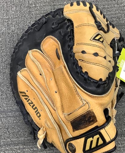 Mizuno RH Catcher's Franchise Baseball Glove 33" (Used)