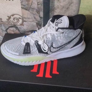 White Men's Size M 11.0 Nike Kyrie 7 Shoes (New/Wored 2xs)