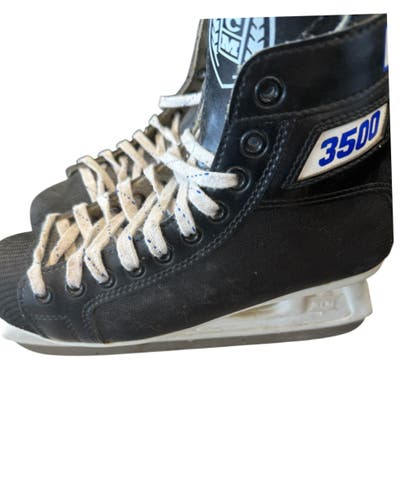 CCM 3500 Hockey Skates Regular Width 7 (Used)