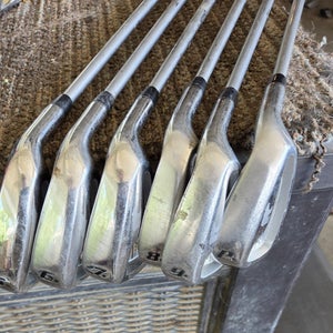 SET OF NICKLAUS SIGNATURE SERIES CAVITY BACK GOLF IRONS 5-PW  W NEW GRIPS