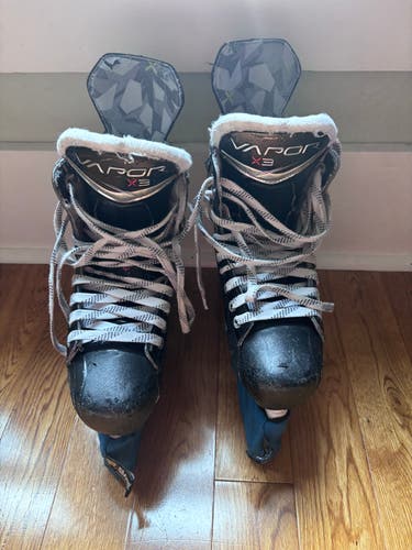 Black/Gray Bauer Vapor 3X Hockey Skates Regular Width 7.5 (Used)