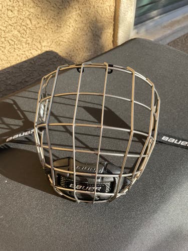 Medium Bauer Profile III Facemask Full Cage (Used)