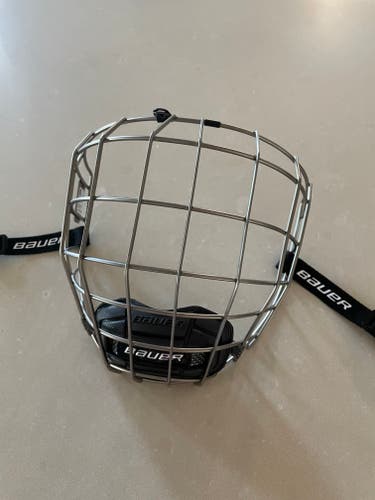 Large Bauer Profile III Facemask Full Cage (Used)