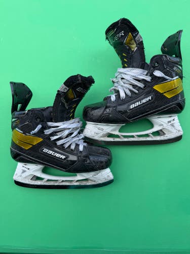 Bauer Supreme Ultrasonic Hockey Skates | Size 4.5 Fit 1