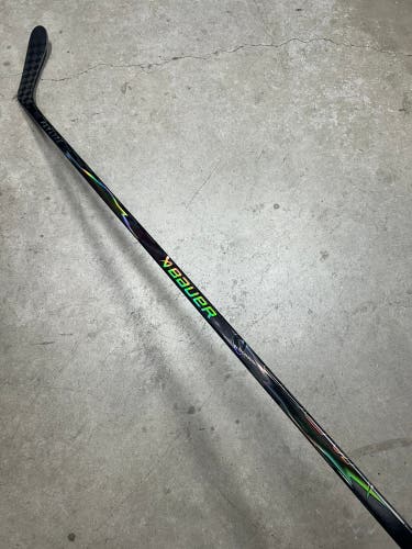 77 Flex P28 Senior Bauer Flylite Right Hand Hockey Stick NHL Pro Stock
