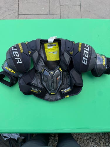 Bauer Supreme Mach Shoulder Pads | Intermediate Medium