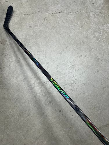 77 Flex P28 Senior Bauer Flylite Right Hand Hockey Stick NHL Pro Stock
