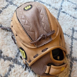 Wilson LH A440 Fastpitch Softball Glove 11" Monster Web, EZ-SNAP