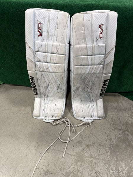 White Intermediate Vaughn Velocity V10 Goalie Leg Pads (Used) | 30"+2"