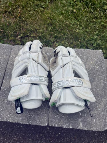 Maverik Max Lacrosse Gloves (Used)