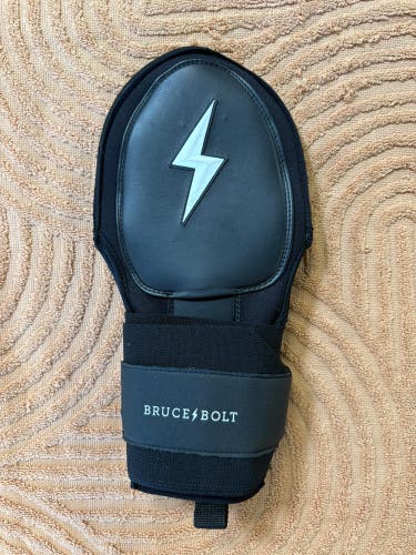 Black Bruce Bolt Sliding Mitt (Used)