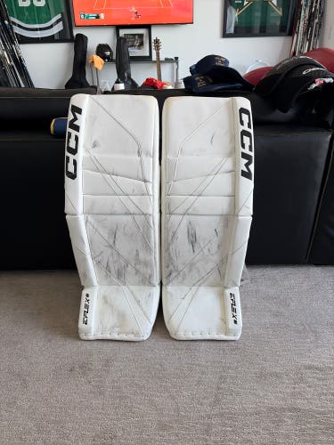 34+1 CCM Eflex 6 Goalie Leg Pads