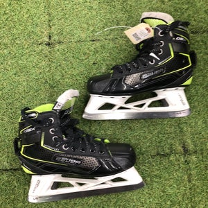 Junior Bauer GSX Hockey Goalie Skates Regular Width Size 3.5 (Used)