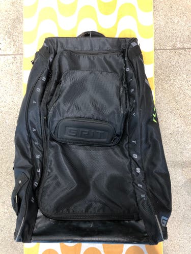 GRIT Flex Tower Wheeled Bag (36")