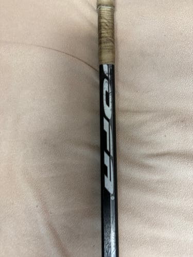 Youth Jofa 7000 Right Handed Hockey Stick 30 Flex (Used)