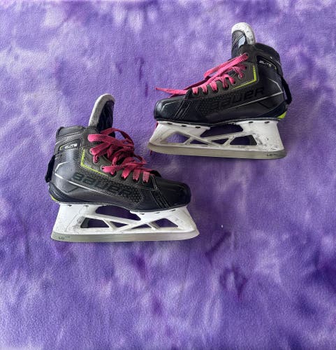 Intermediate Bauer Elite Hockey Goalie Skates Regular Width Size 4 (Used)