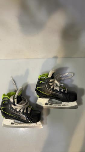 Used Bauer Gskt Bauer Gsx Yth 13 Youth Goalie Skate Youth 13.0 11615-s000284543