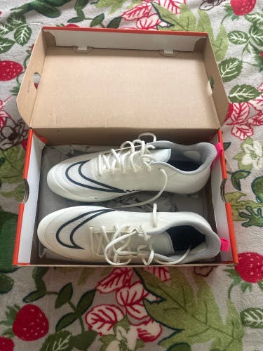 White Men's Size M 11.5 (W 12.5) Adult Nike Alpha Huarache 8 Elite Low Top (New)
