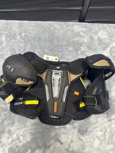 Small Senior CCM Tacks AS-V Shoulder Pads (Used)