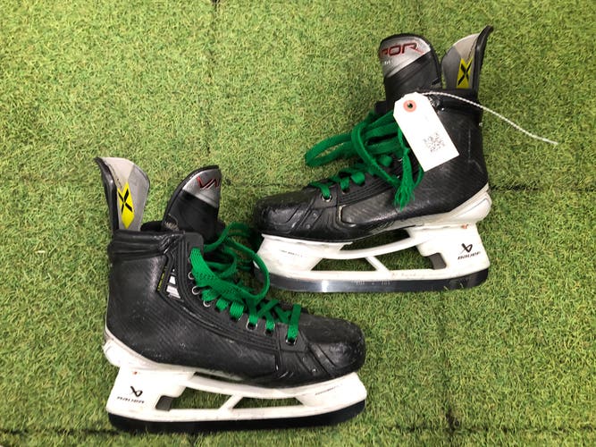 Senior Bauer Vapor Hyperlite 2 Hockey Skates 8.5 (Used)
