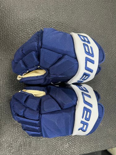 Toronto Maple Leaf Brayden Schenn Bauer Vapor Hyperlite Gloves 15" Pro Stock (New)