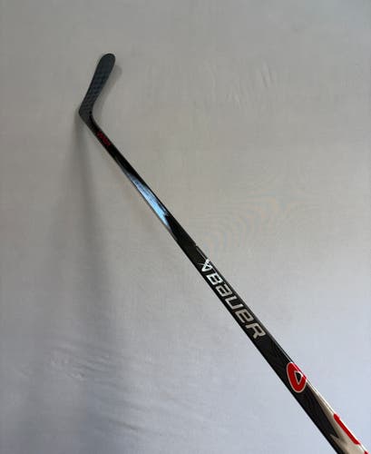 New 87 Flex P92 Senior Bauer Vapor League Right Hand Pro Stock Hockey Stick
