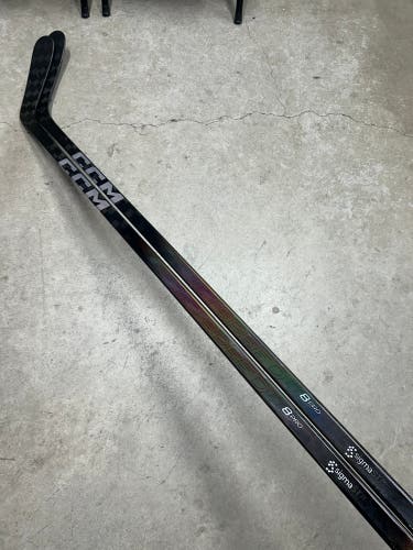 2 Pack 80 Flex P29 Senior CCM Jetspeed FT8 Pro Right Hand Hockey Stick Pro Stock (New)