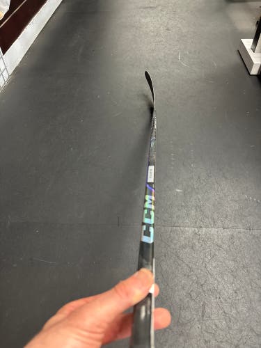 Intermediate CCM Ribcor Trigger 9 Pro Right Handed Hockey Stick P28 55 Flex (New)