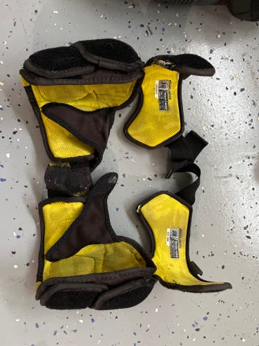 Junior Medium Bauer Supreme 3S Elbow Pads (Used)