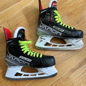 New Bauer Vapor X3.7 Size 6.5 EE (Extra Wide) senior hockey skates