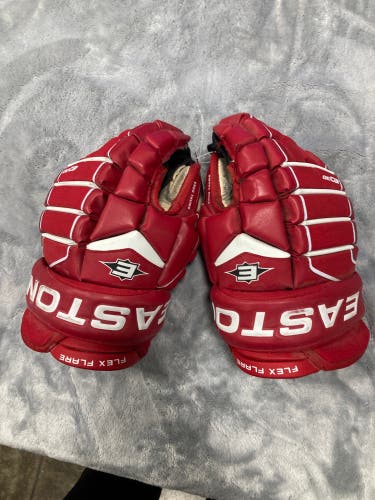Red Junior Easton Synergy EQ30 Gloves 12" (Used)