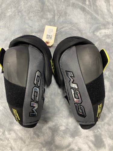 Senior Medium CCM Tacks XF Elbow Pads (Used)